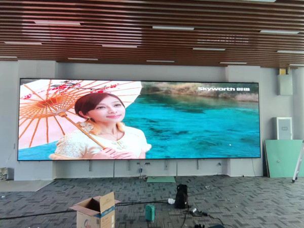 罗山P1.53led小间距屏安装案例